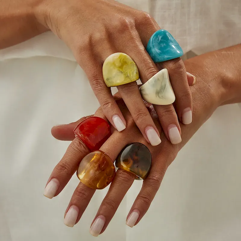 Wholesale Women Fashion Exaggerated Geometric Dyeing Resin Acrylic Ring