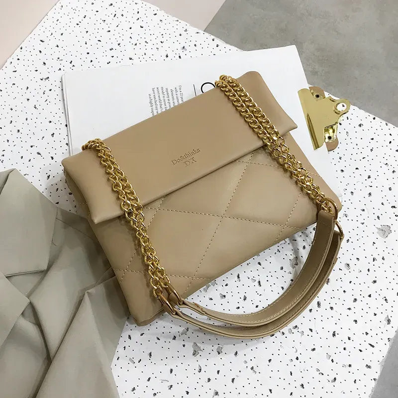 Women Simple Solid Color Metal Chain Rhombus Stitching Bag