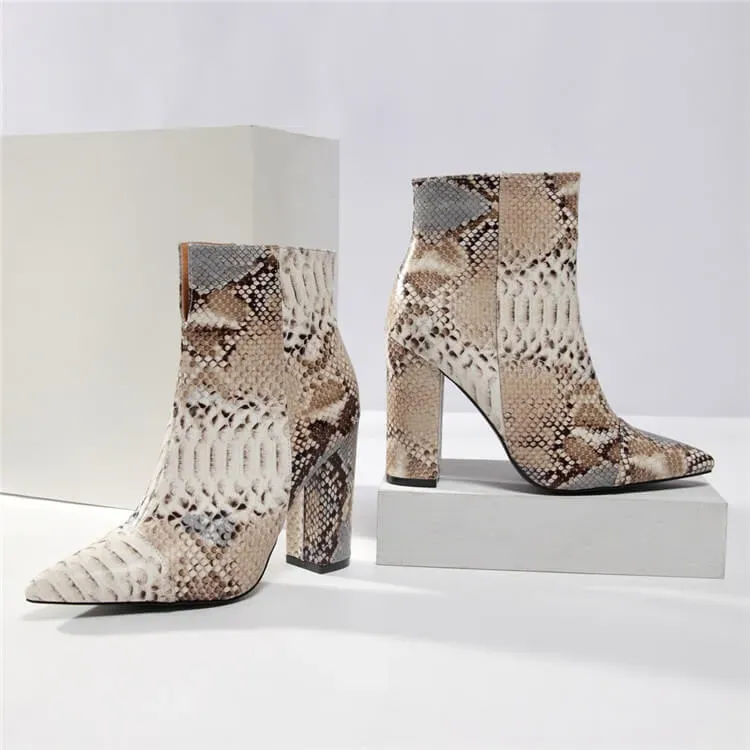 Size:4.5-10 Women Fashion Plus Size Snakeskin Print Short Boots