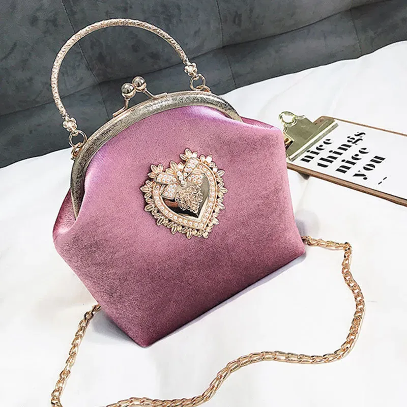 New Design Chic Women Heart Decor Shell Shaped Clasp Handle Bag