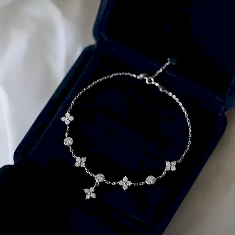 Wholesale Women Fashion Simple Four-Leaf Clover Zircon Bracelet