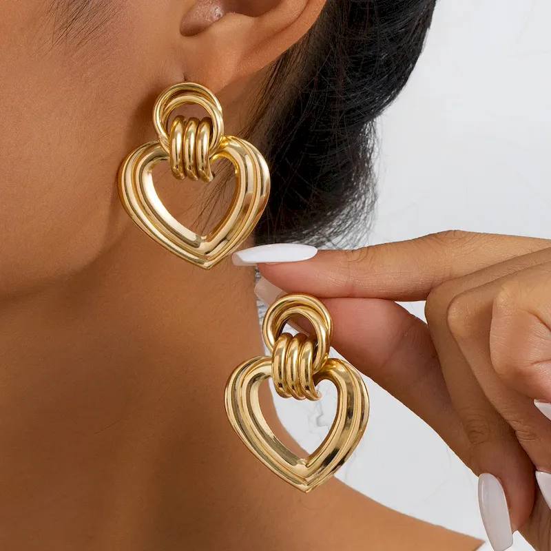 Wholesale Fashion Simple Metal Heart Earrings
