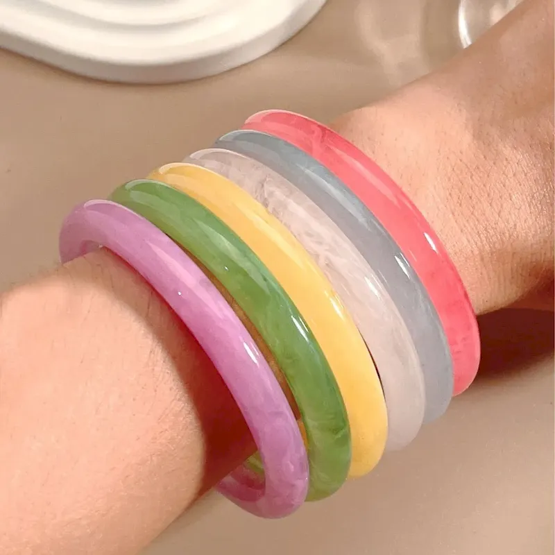 Wholesale Personalized Fashion Round Acrylic Bracelet